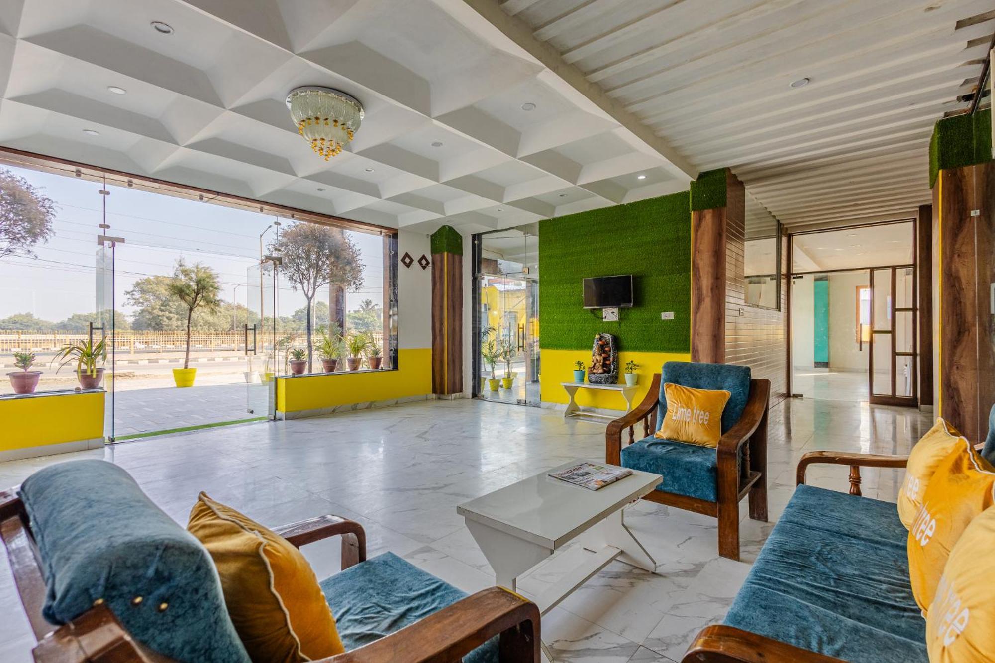 Lime Tree Hotel And Banquet Vrindavan Exterior photo