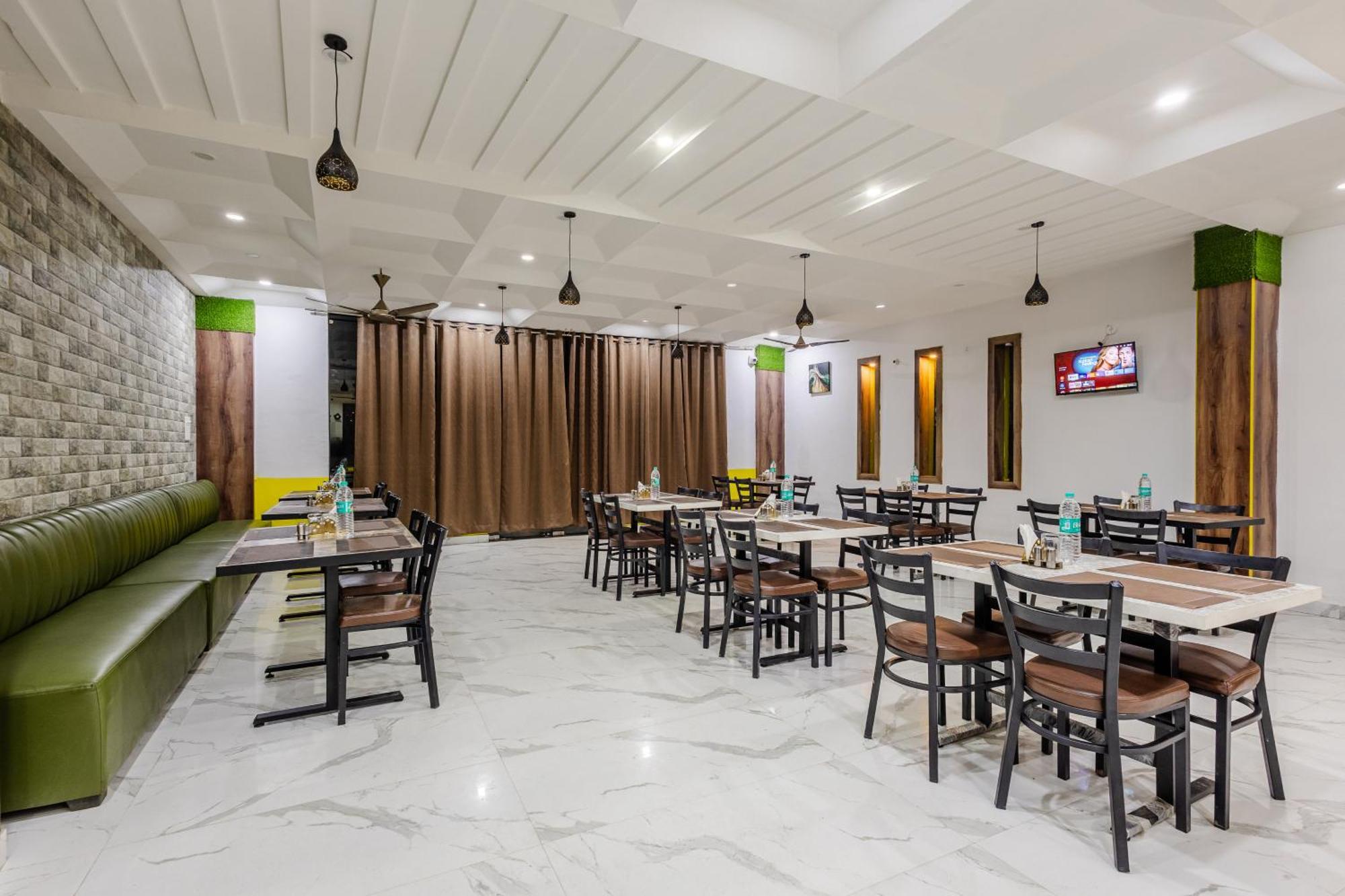 Lime Tree Hotel And Banquet Vrindavan Exterior photo