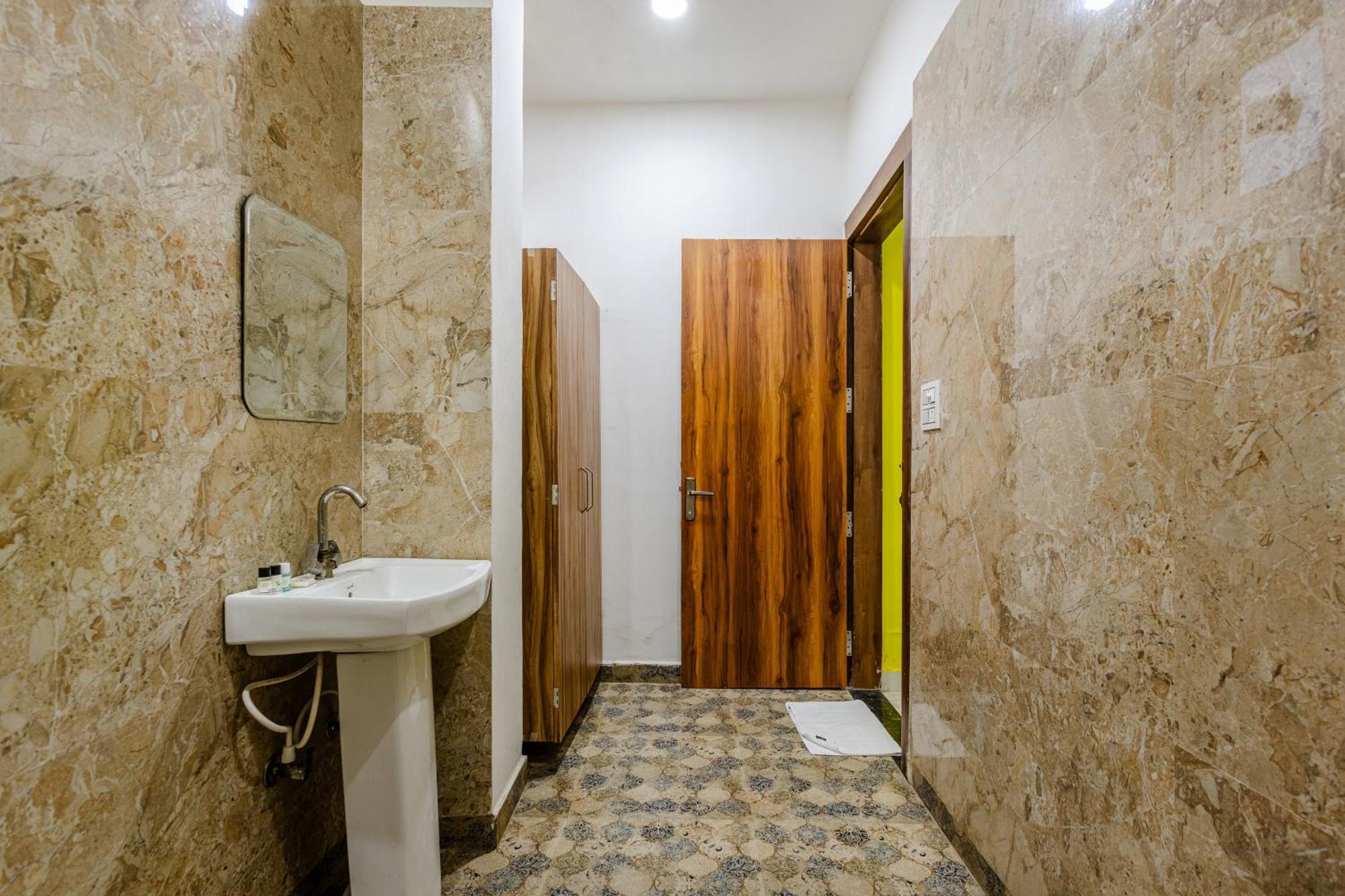 Lime Tree Hotel And Banquet Vrindavan Exterior photo